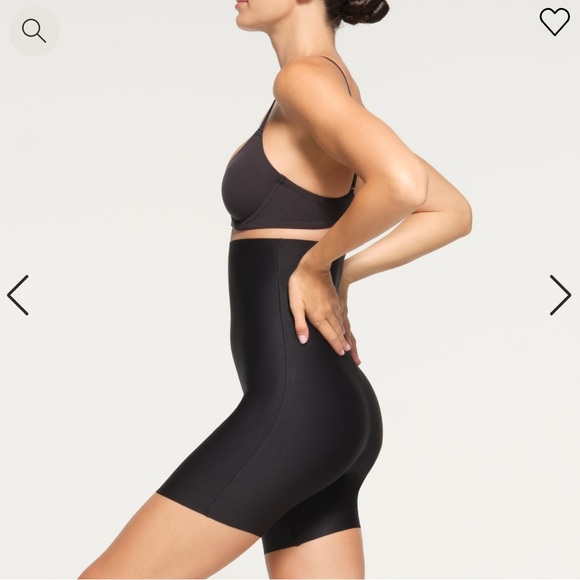 SKIMS NWT HIGH-WAISTED MID THIGH SHORT - Picture 4 of 4